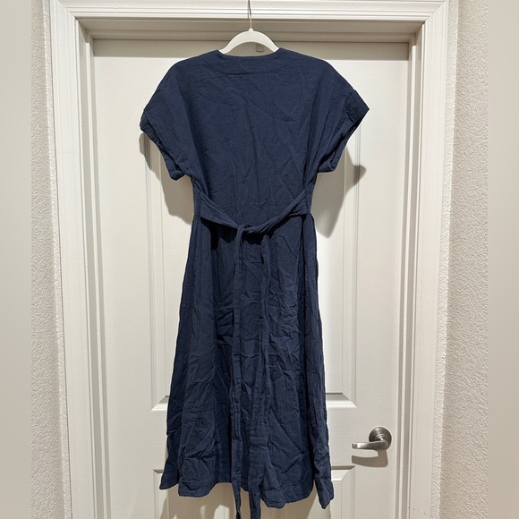 Quince Organic Cotton Gauze Maternity Midi Dress - Picture 7 of 7